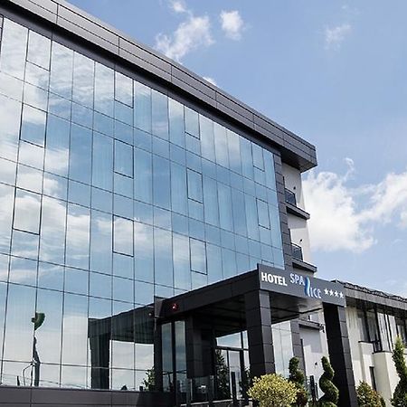 Hotel Spa Ice Resort Ghiroda Ngoại thất bức ảnh